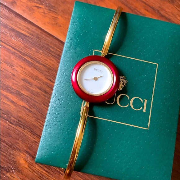 Authentic GUCCI bangle watch with bezels 💙🖤🤍💚🧡 - Picture 8 of 15